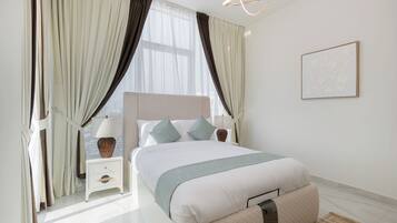 Luxury Apartment, Balcony, Pool View | Free WiFi