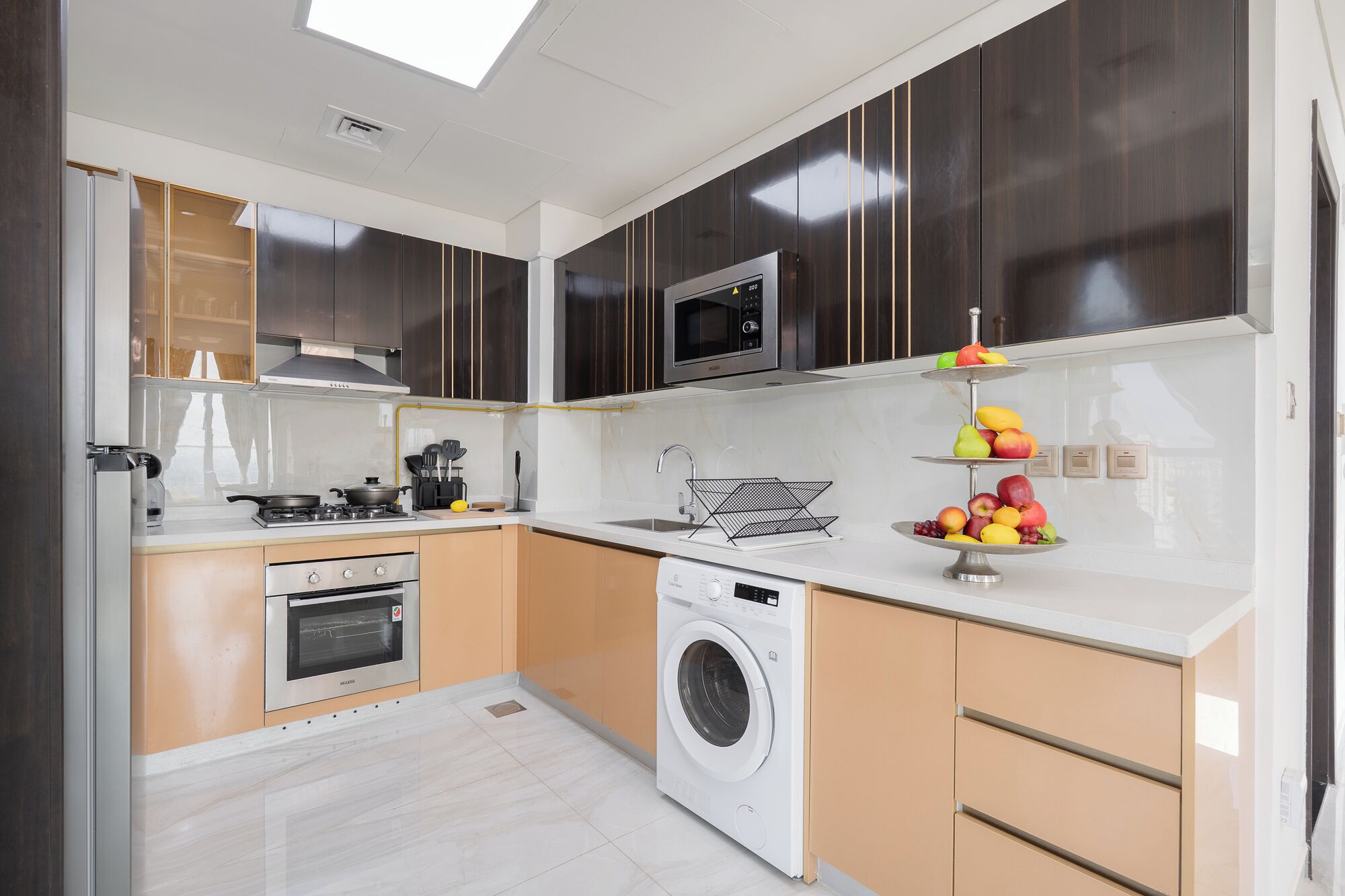 Apartament de luxe, balcó, vistes a la piscina | Cuina privada | Frigorífic gran, microones, forn i placa de cuina 