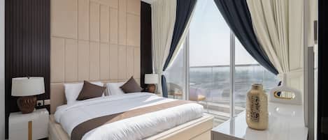 Luxury Apartment, Balcony, Pool View | Free WiFi