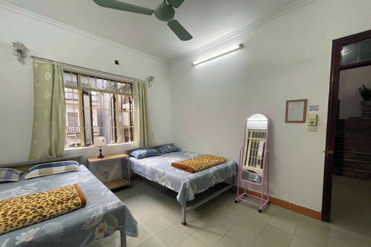 Quarto casal ou duplo básico, sacada, vista para o jardim | Wi-Fi de cortesia