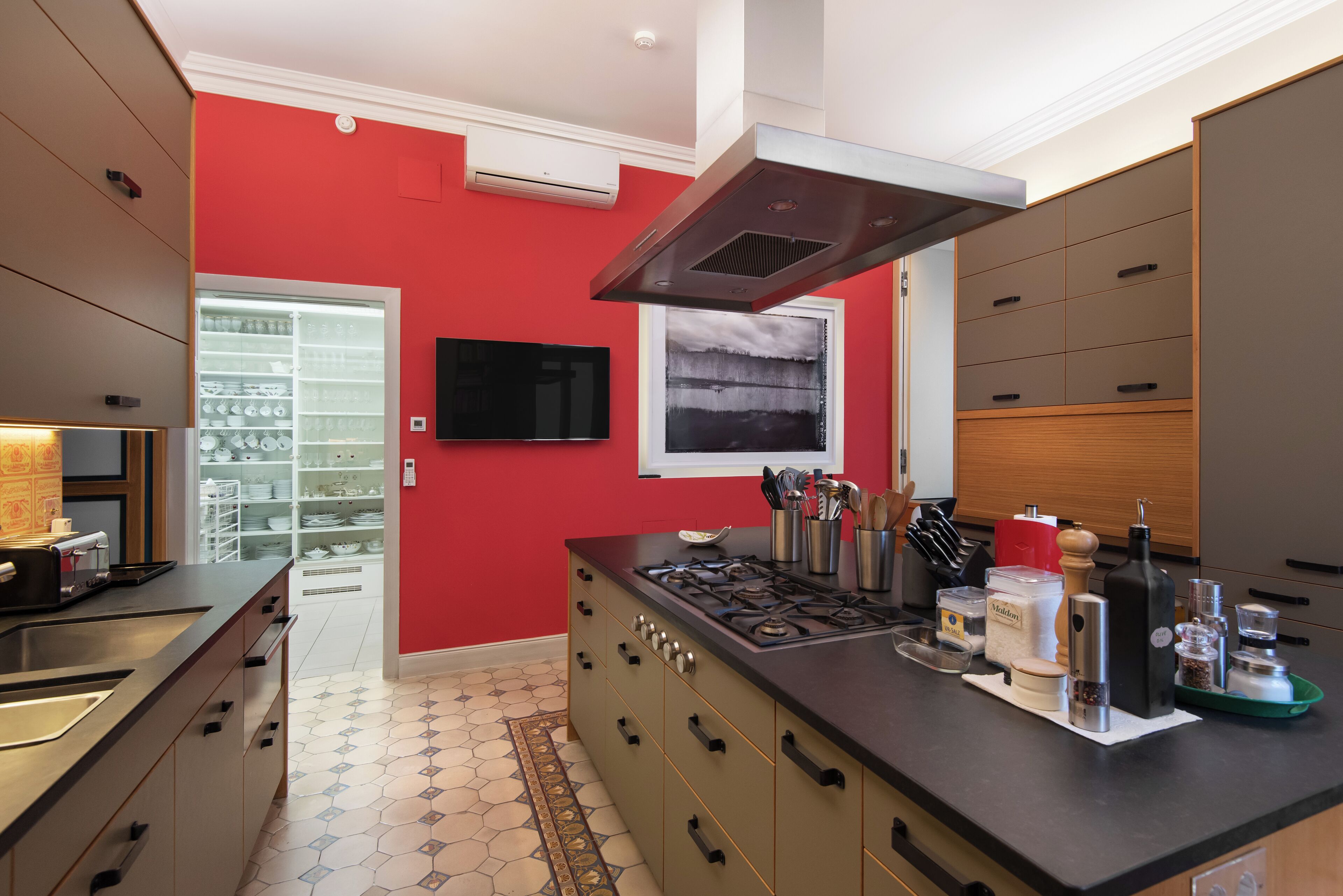 Mikrowelle, Ofen, Herdplatte, Geschirrspüler