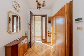 Interior - Marco Polo Airport Gate 3-Confy 3BR House with Private Parking and Venice Access (Venezia)