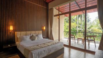 Desk, laptop workspace, free WiFi