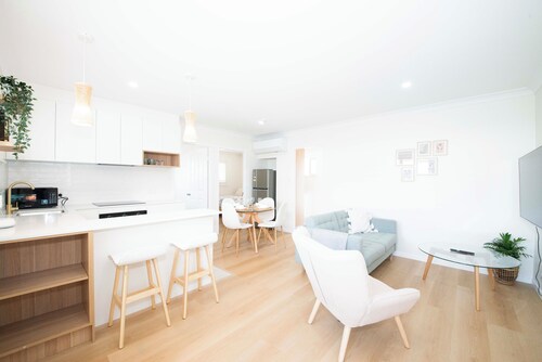 Anchor at Redcliffe - Retreat on the Peninsula