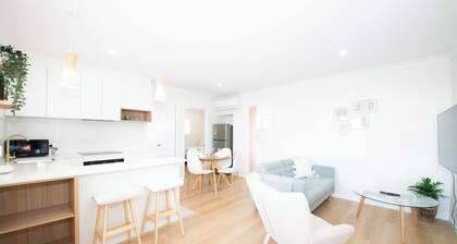 Anchor at Redcliffe - Retreat on the Peninsula