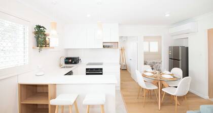 Anchor at Redcliffe - Retreat on the Peninsula