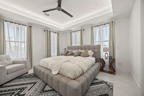 5 slaapkamers, een strijkplank/strijkijzer, wifi, beddengoed