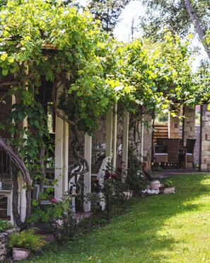 Garden - Petrino Eco Village (Kassandra)
