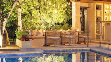 Piscina externa sazonal