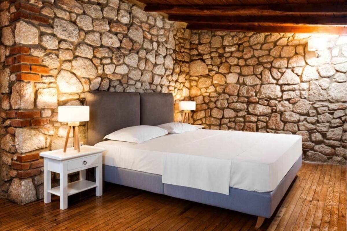 Standard Double Room | In-room safe, free cribs/infant beds, free WiFi, bed sheets