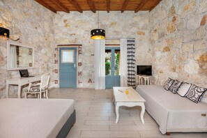 Suite junior | Caja fuerte, cunas gratuitas, wifi gratis y ropa de cama