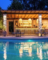 Poolside bar