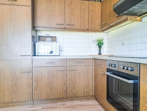 Refrigerador, microondas, horno y lavavajillas