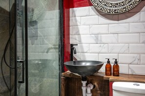 Hair dryer, towels - Stunning High Street Hideaway in Cheltenham (Cheltenham)