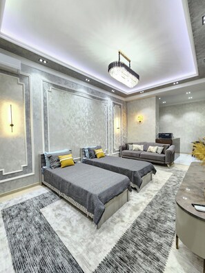 Comfort appartement, Meerdere bedden, keuken, uitzicht op de stad | Woonruimte | Een 42-inch ledtelevisie met digitale zenders