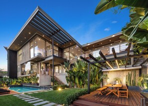 Exterior - Waynecrest (Beverly Hills)
