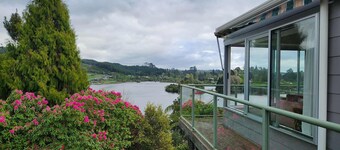 The Bach - Holiday house at Lake Rotoiti in the Bay of Plenty. Pet friendly