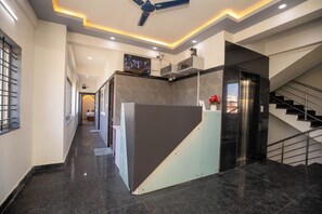 Reception - Hotel Miracle Meridian (Bengaluru)