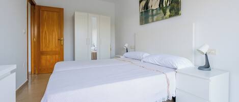 Iron/ironing board, free WiFi, wheelchair access