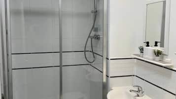 Apartment, 2 Schlafzimmer | Badezimmer