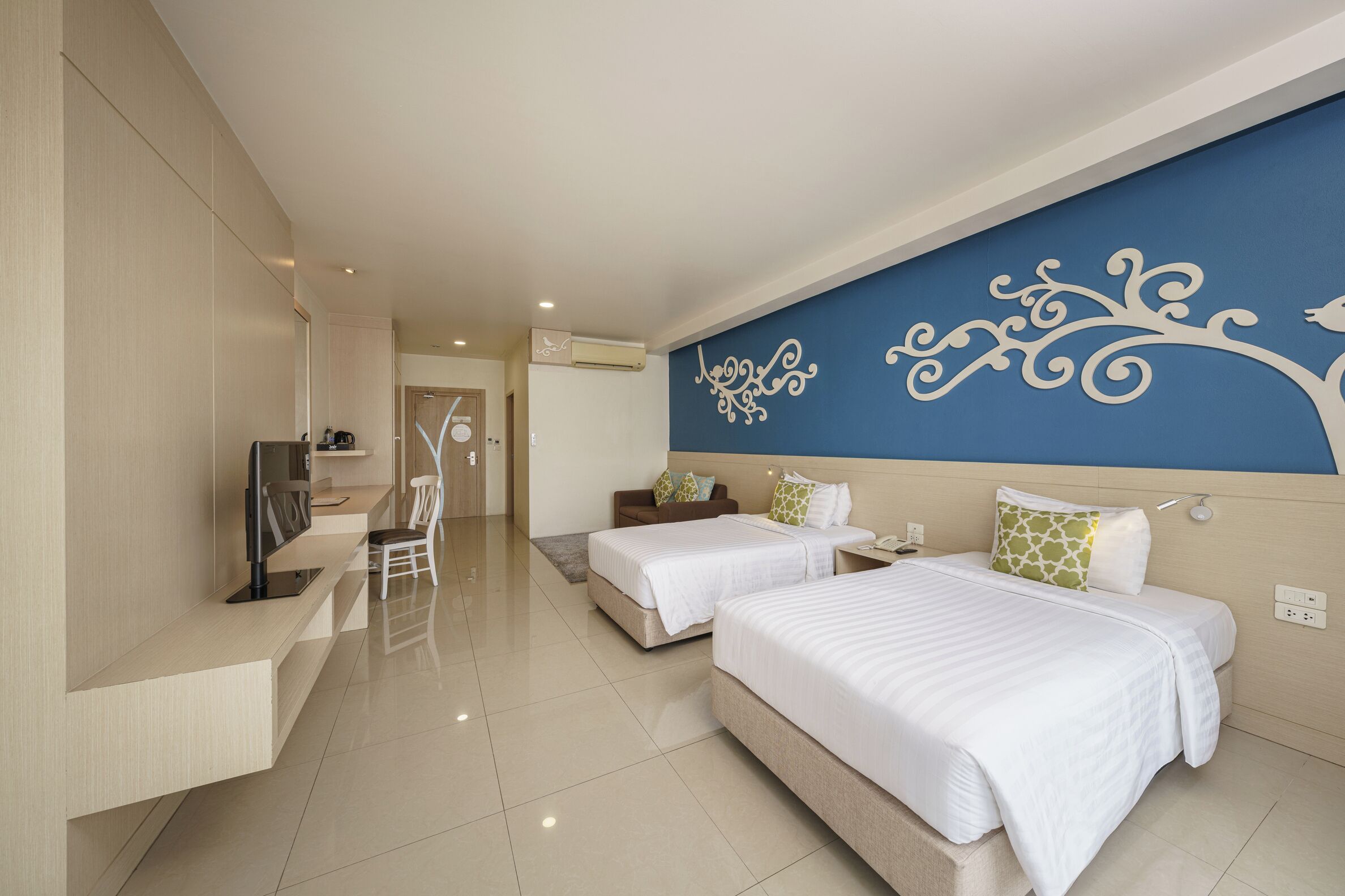 Tvåbäddsrum Deluxe | Skrivbord och gratis wi-fi