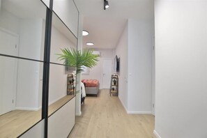 Standard szoba kétszemélyes ággyal | Vasaló/vasalódeszka és ingyenes wifi