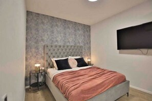 Comfort Apartment | Iron/ironing board, free WiFi - Cozy and stylish 1-bedroom apartment (Netanya)