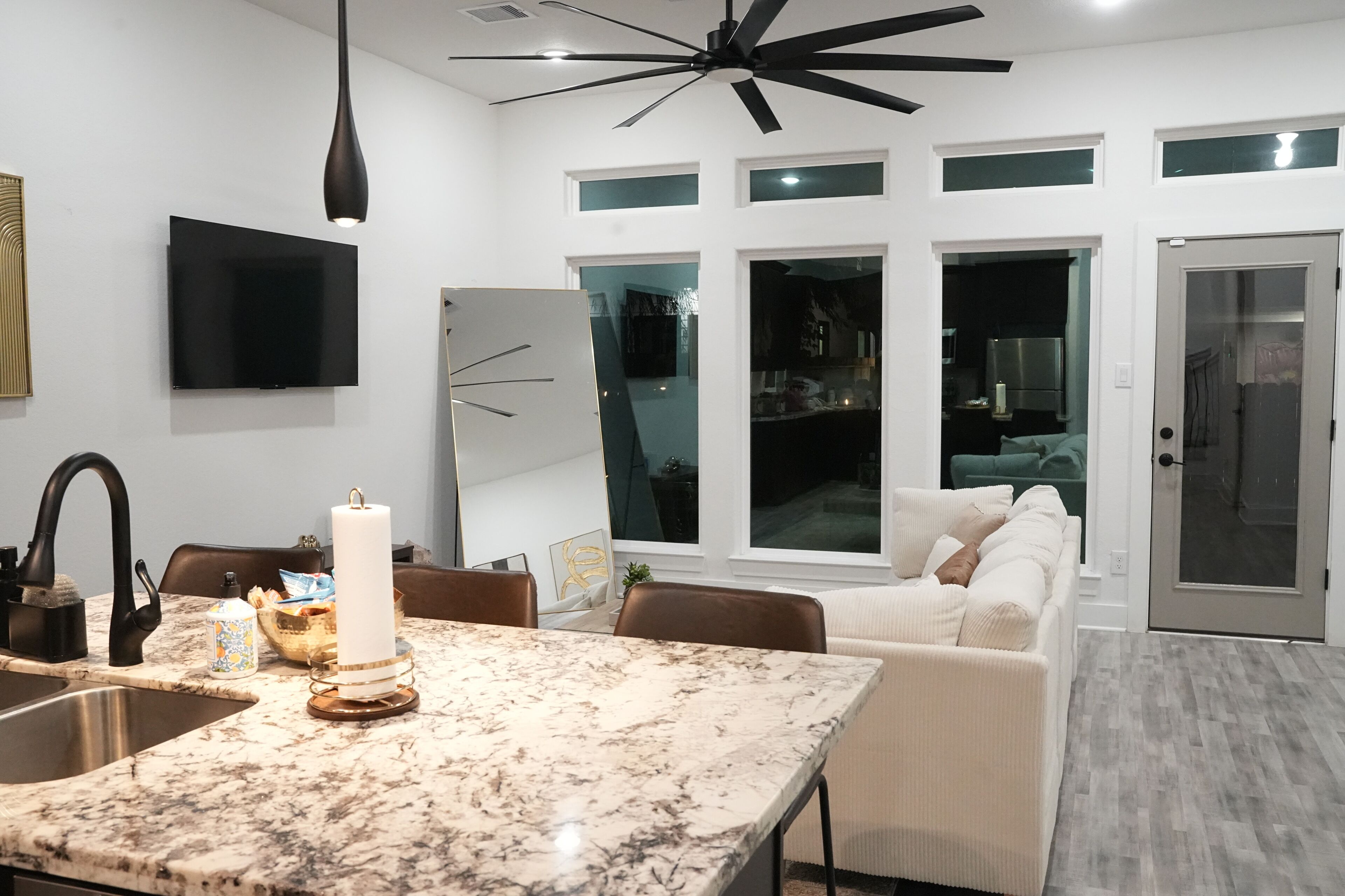 المنشأة من الداخل