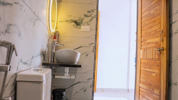 Håndklær, såpe, sjampo og toalettpapir