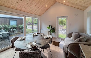 Dining - Gorgeous home in Oud Gastel (Oud Gastel)