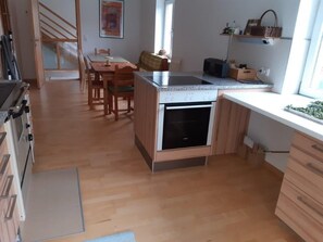 Kühlschrank, Ofen, Herdplatte, Geschirrspüler