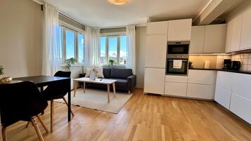 Standard Apartment, 2 Bedrooms | Private kitchen