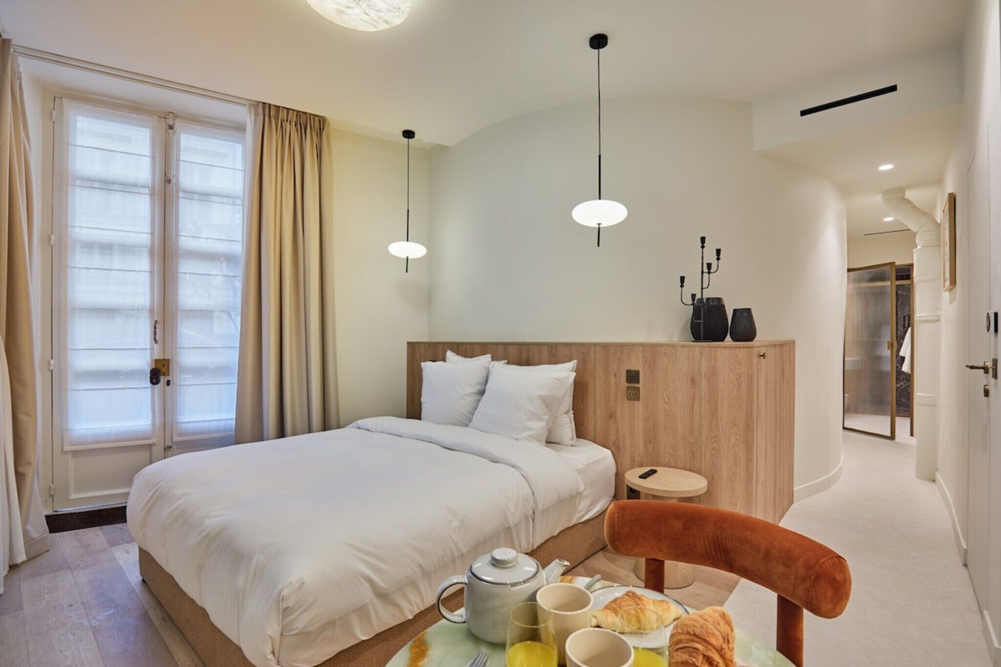 1 habitación, escritorio, tabla de planchar con plancha y wifi gratis 