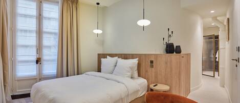 1 habitación, escritorio, tabla de planchar con plancha y wifi gratis