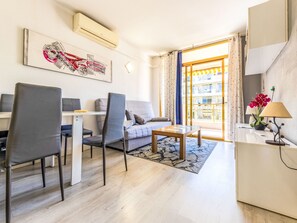 TV - Catalunya 92 by Interhome (Salou)