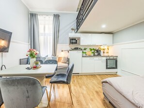 3 bedrooms, desk, Internet - Washington by Interhome (Prague centre)