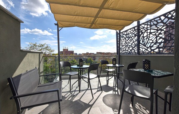 Outdoor dining - Gorgeous home in Catania with WiFi (Catania)