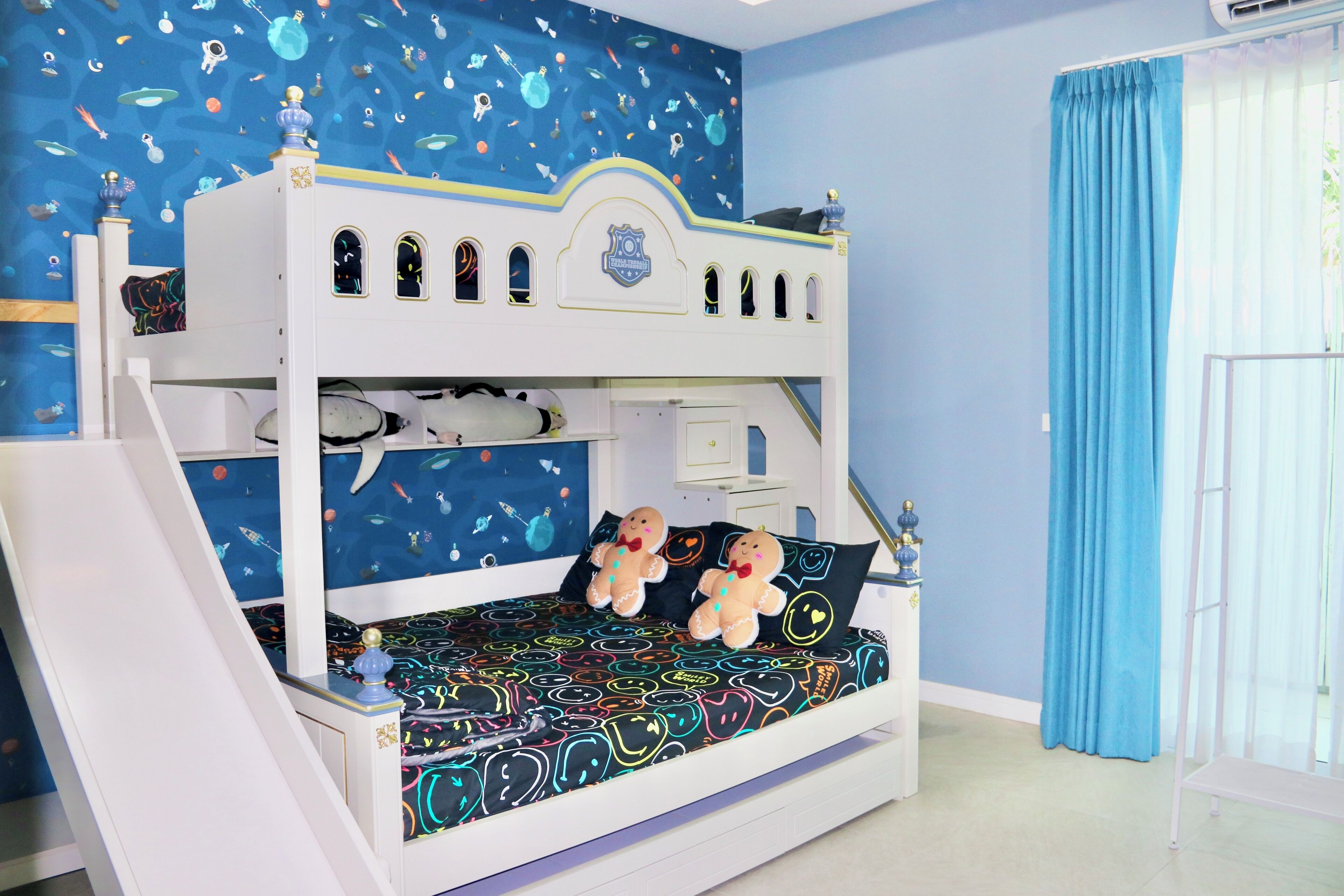 4 bedrooms, free WiFi, bed sheets