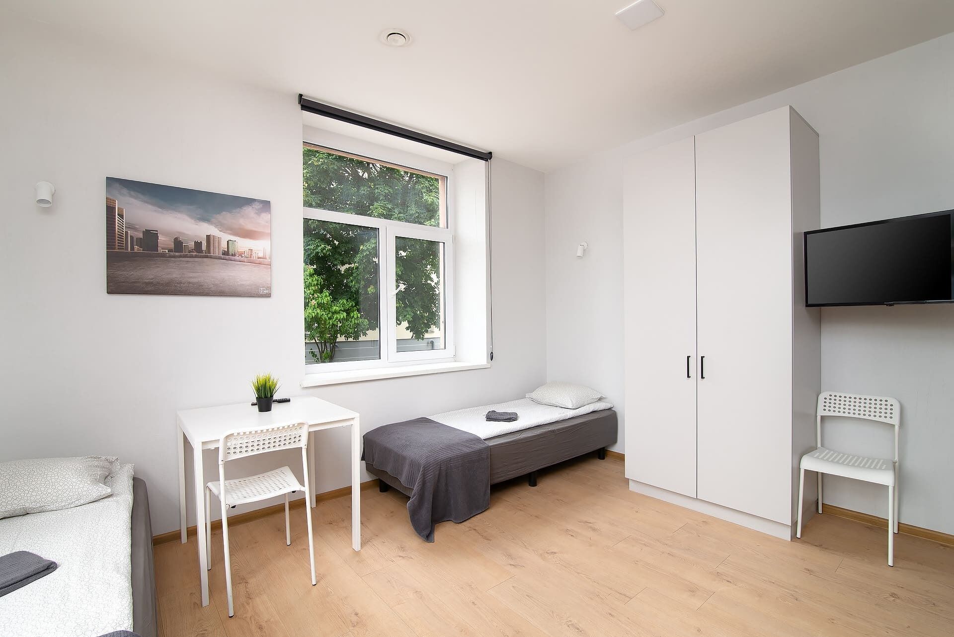 Quarto duplo, vista para a cidade | Banheiro | Chuveiro, secador de cabelo, toalhas de banho, sabonete