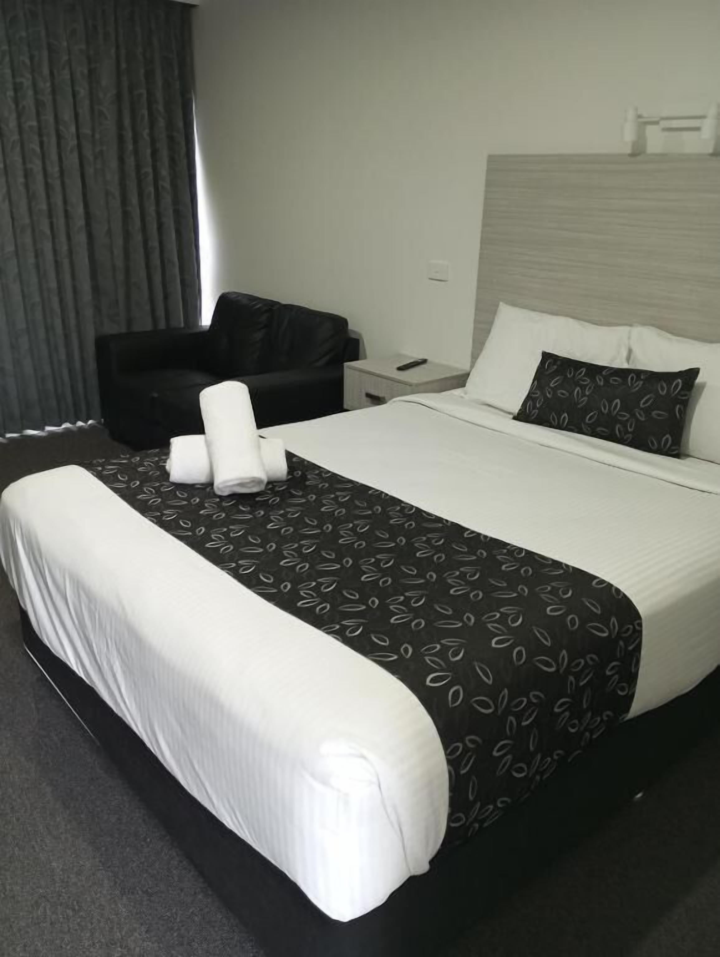 Deluxe Double Room | Desk, laptop workspace, free WiFi
