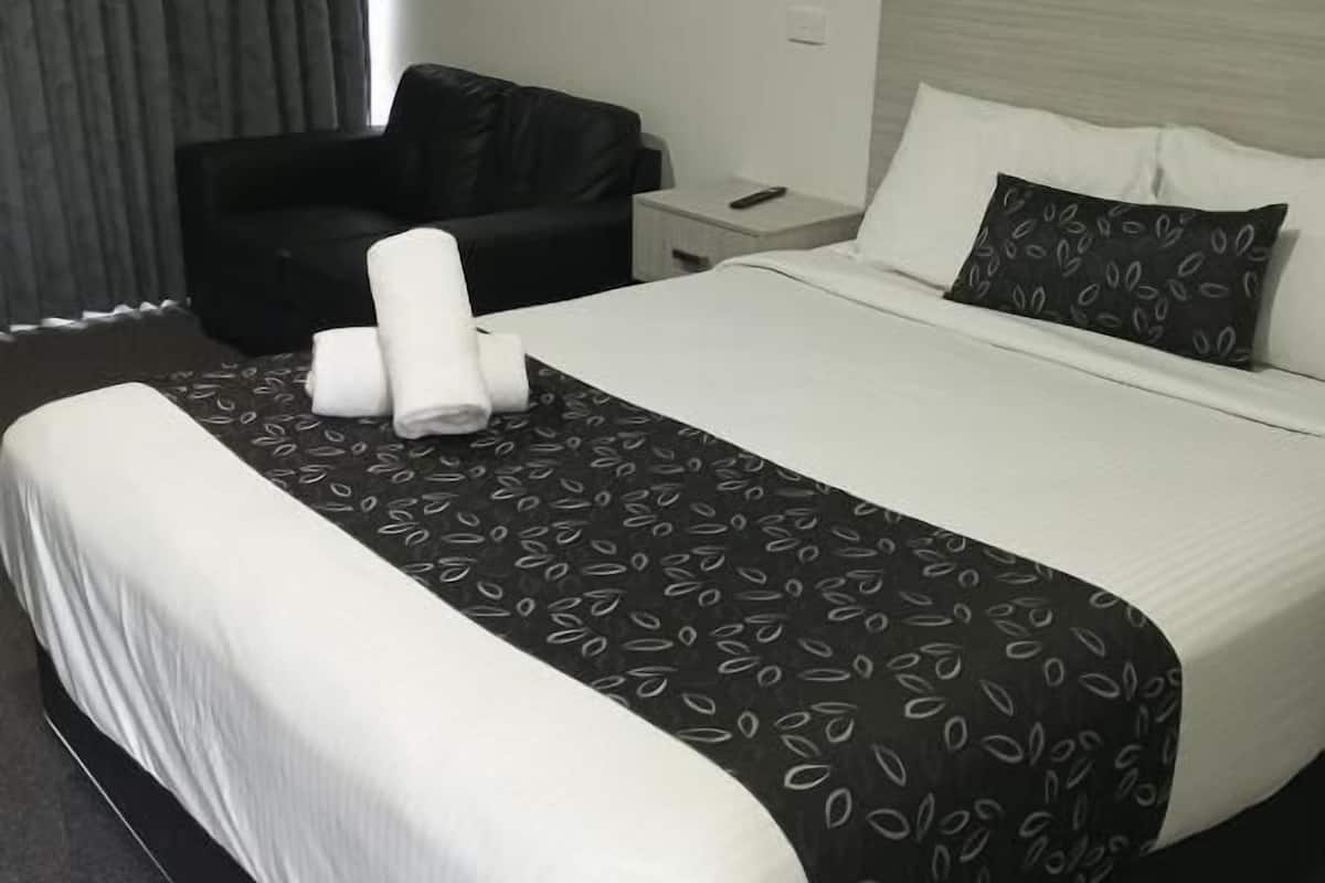 Deluxe Double Room | Desk, laptop workspace, free WiFi