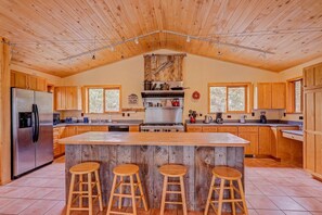 Fridge, microwave, oven, stovetop - 5BR Mountain Retreat w/ Hot Tub, Near Breckenridge (Fairplay)