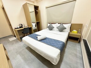 Minibar, in-room safe, desk, laptop workspace - Axon Corporate Stays Newtown Kolkata (Barasat)