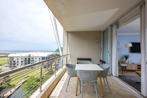 تناول الطعام بالخارج