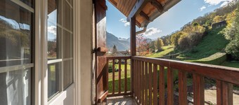 Holiday Home 'Montée Du Boiloa - Bielle, Laruns' with Mountain View, Private Terrace and Private Garden