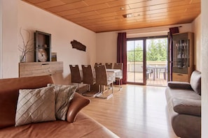 TV, fireplace - Haus Freigeist - Friedrichssuite (Thale)