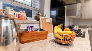 House, 3 Bedrooms, Smoking, Fireplace | Interior