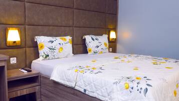 Quarto casal superior | Escrivaninha, espaço de trabalho para notebook, Wi-Fi de cortesia