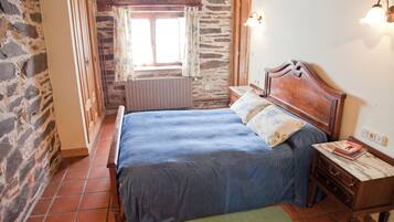 Comfort Double or Twin Room, Garden View | Desk, laptop workspace