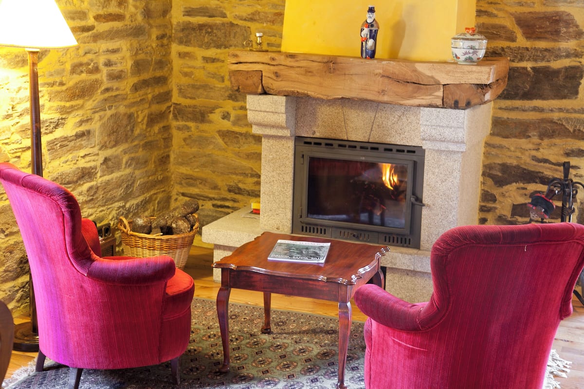 Deluxe Twin Room, Non Smoking, Garden View | Desk, laptop workspace